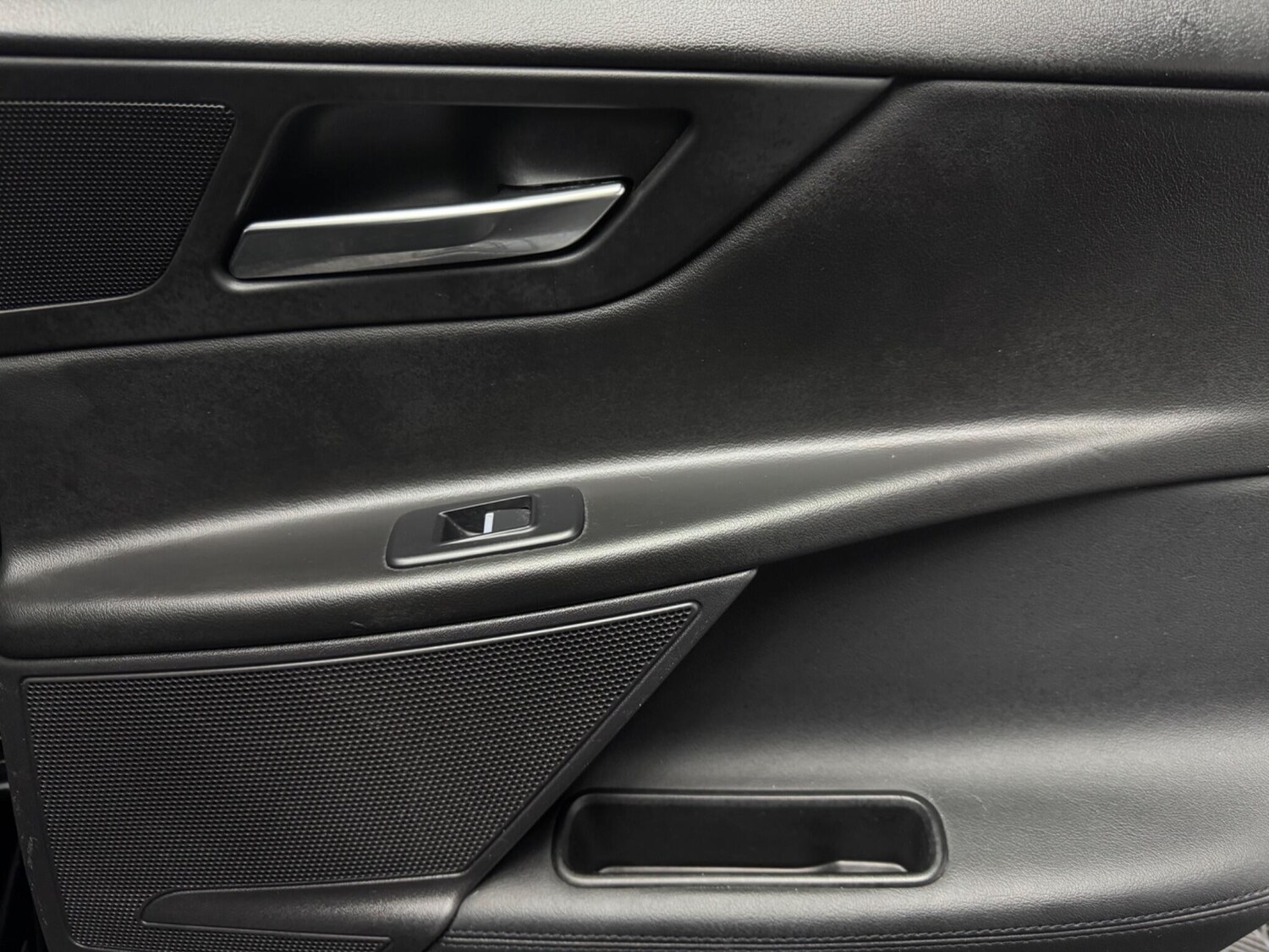 Used Jaguar XE 2017 for sale - 75669358: Photo 26