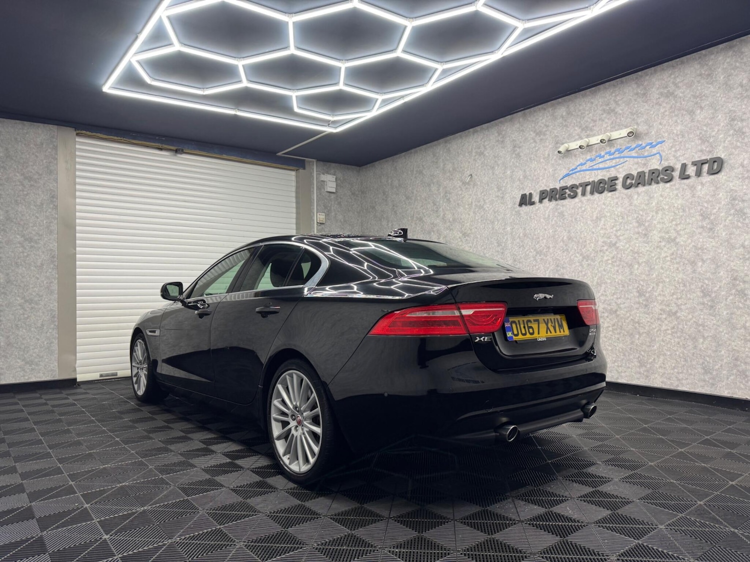 Used Jaguar XE 2017 for sale - 75669358: Photo 34