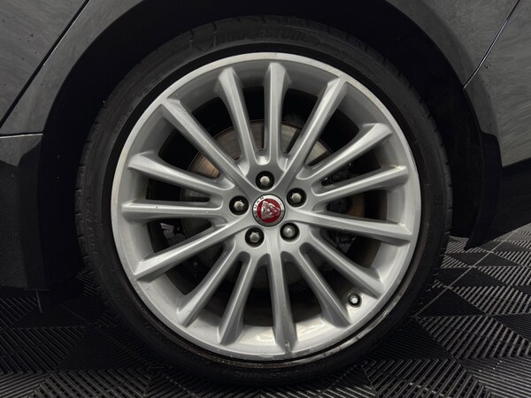 Used Jaguar XE 2017 for sale - 75669358: Photo 37