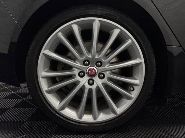 Used Jaguar XE 2017 for sale - 75669358: Photo 38