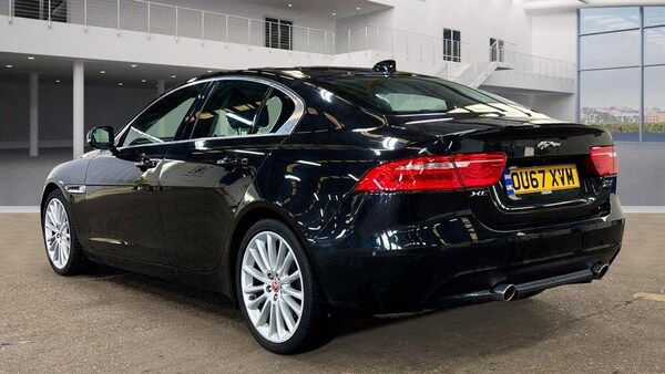 Used Jaguar XE 2017 for sale - 75669358: Photo 4