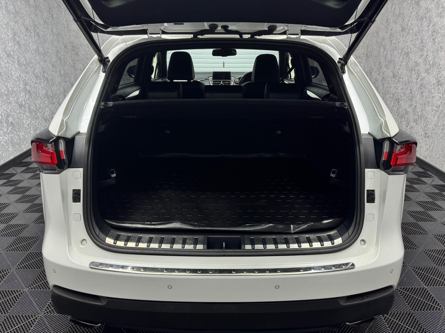 Used Lexus NX 2016 for sale - 76457561: Photo 28