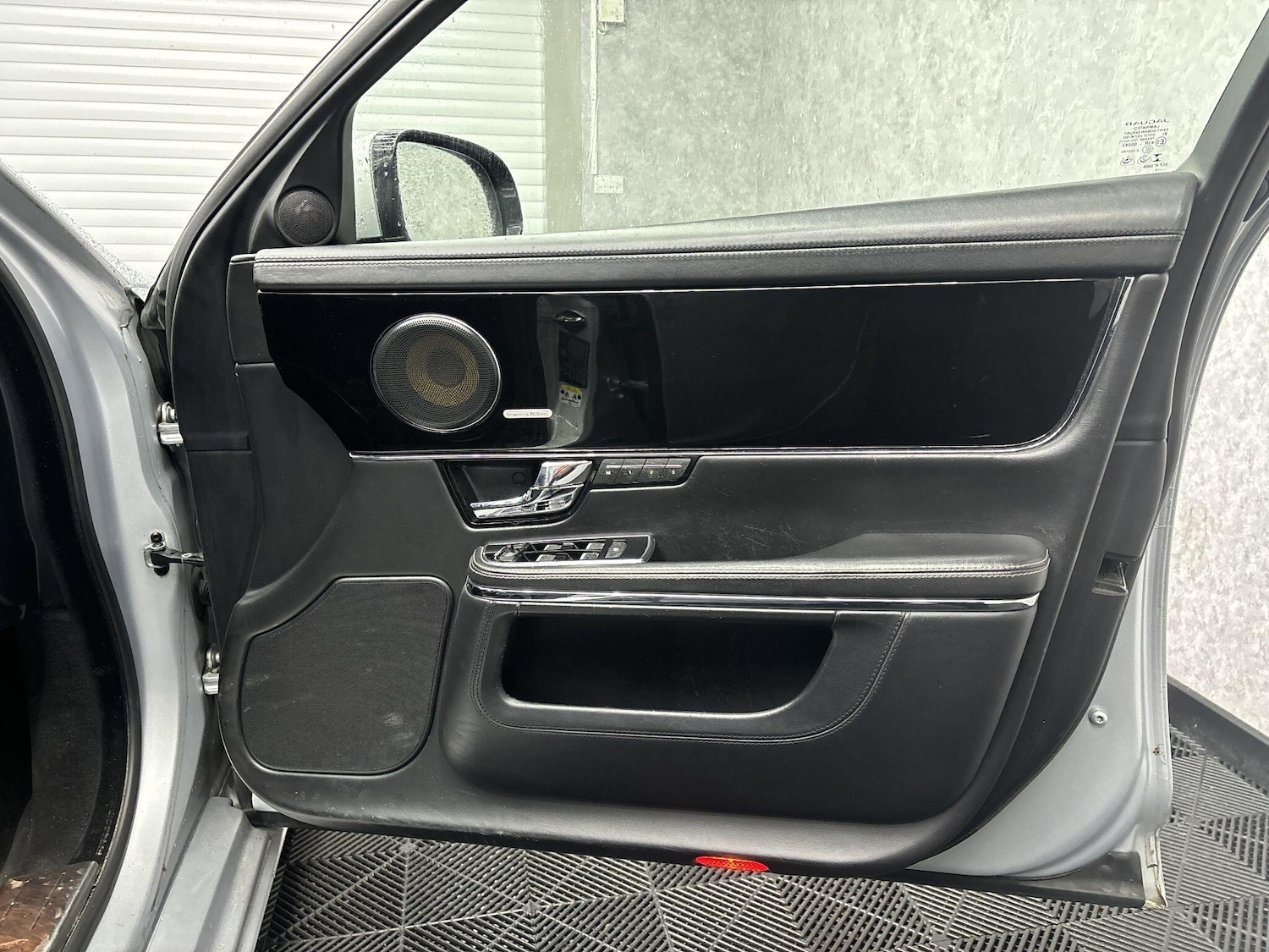 Used Jaguar XJ 2011 for sale - 77425436: Photo 26