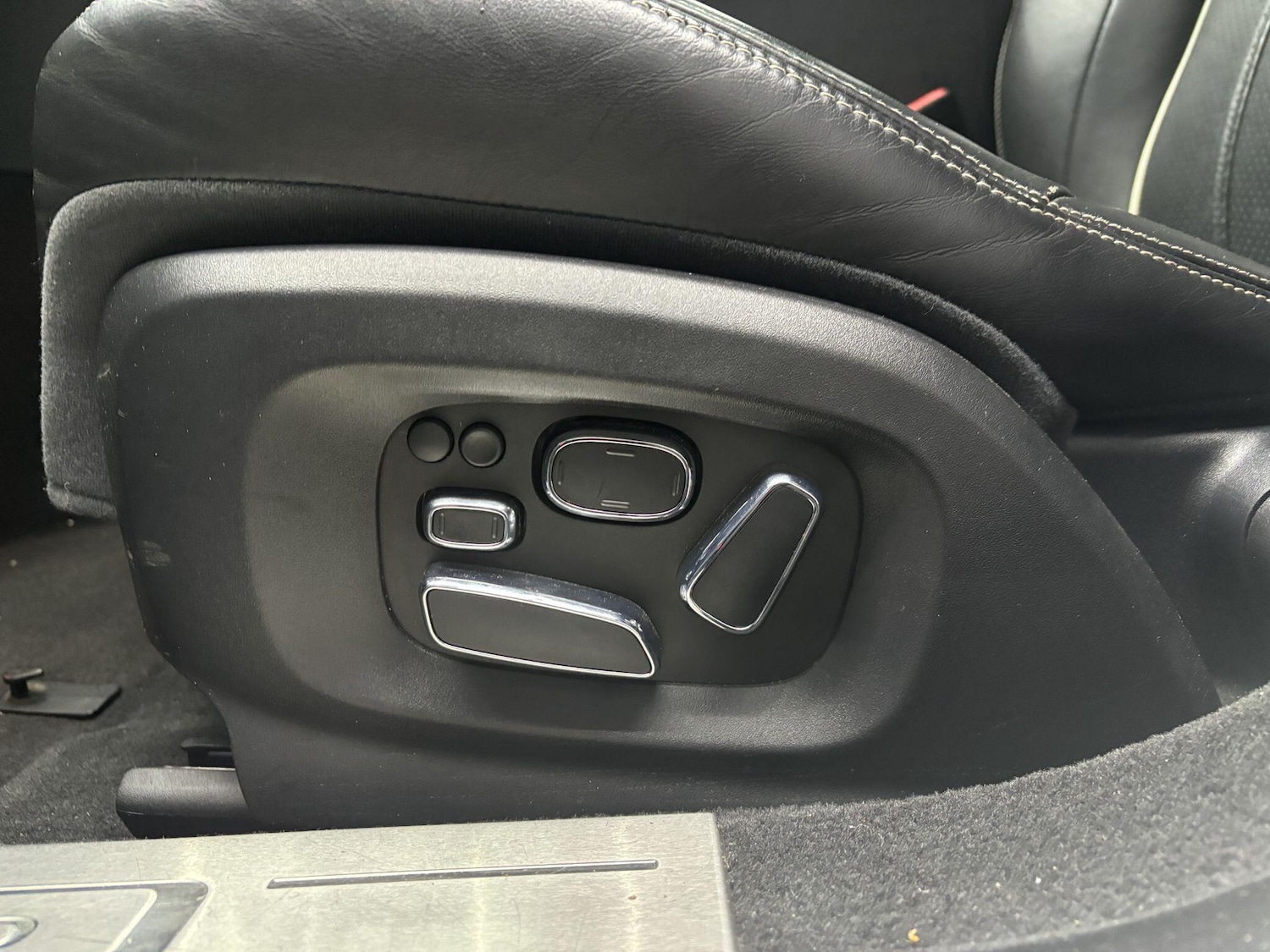 Used Jaguar XJ 2011 for sale - 77425436: Photo 28