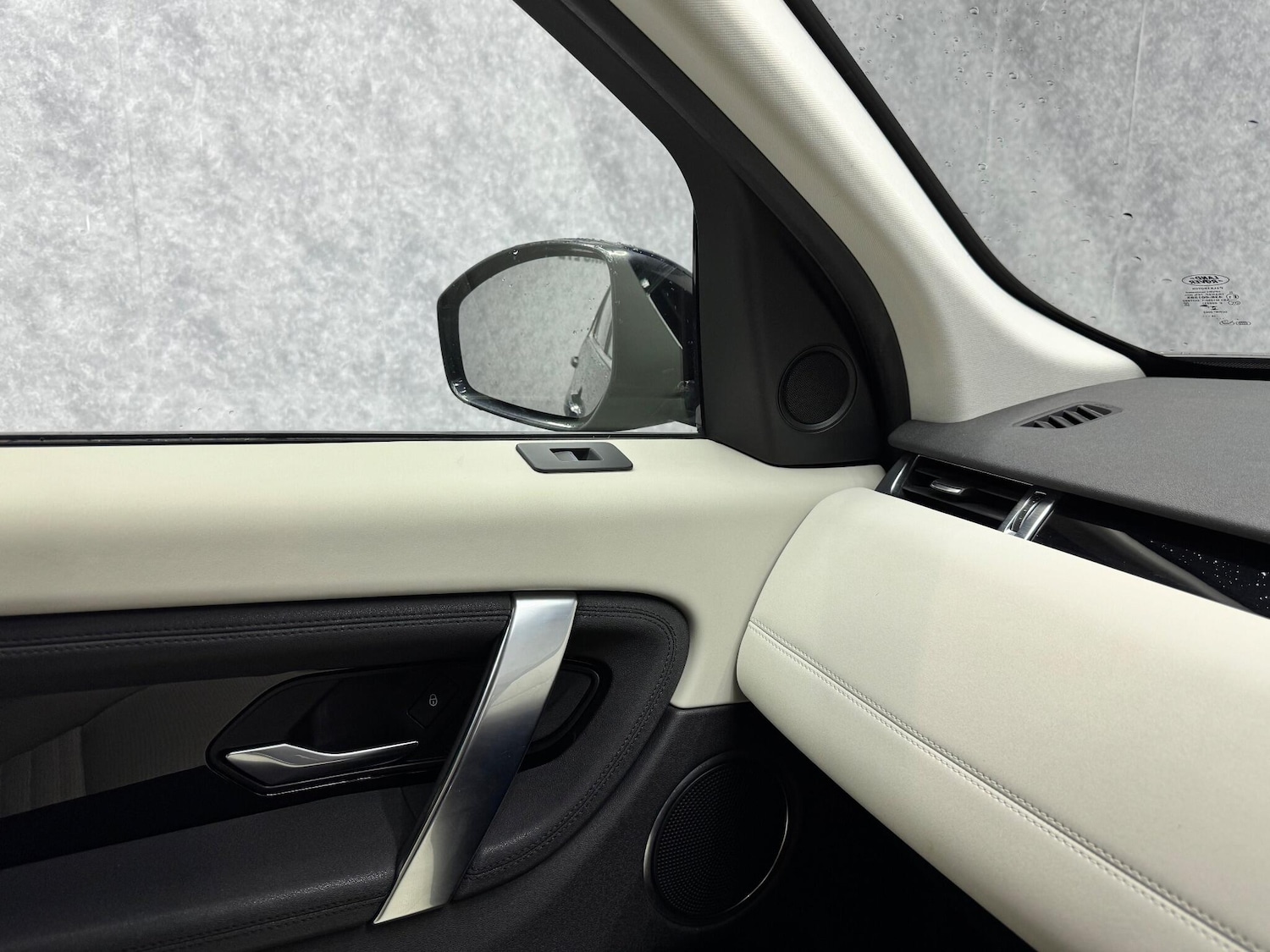 Used Land Rover Discovery Sport 2020 for sale - 76226760: Photo 24