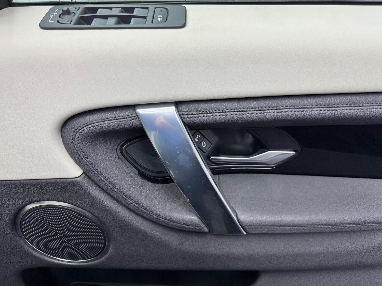 Used Land Rover Discovery Sport 2020 for sale - 76226760: Photo 25