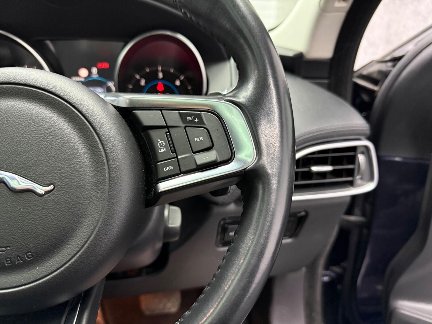 Used Jaguar F-Pace for sale - 78057643: Photo 14