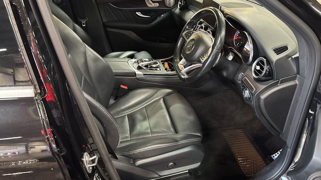 Used Mercedes-Benz GLC 2018 for sale - 76432981: Photo 2