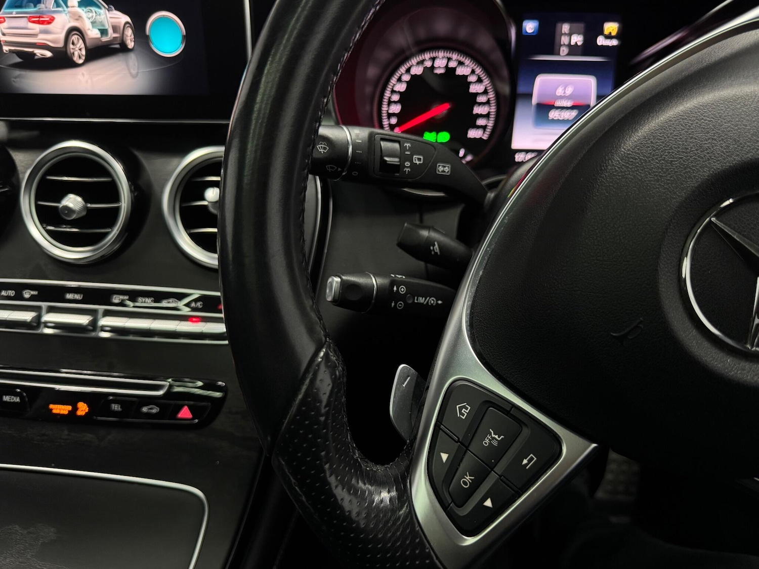 Used Mercedes-Benz GLC 2018 for sale - 76432981: Photo 24