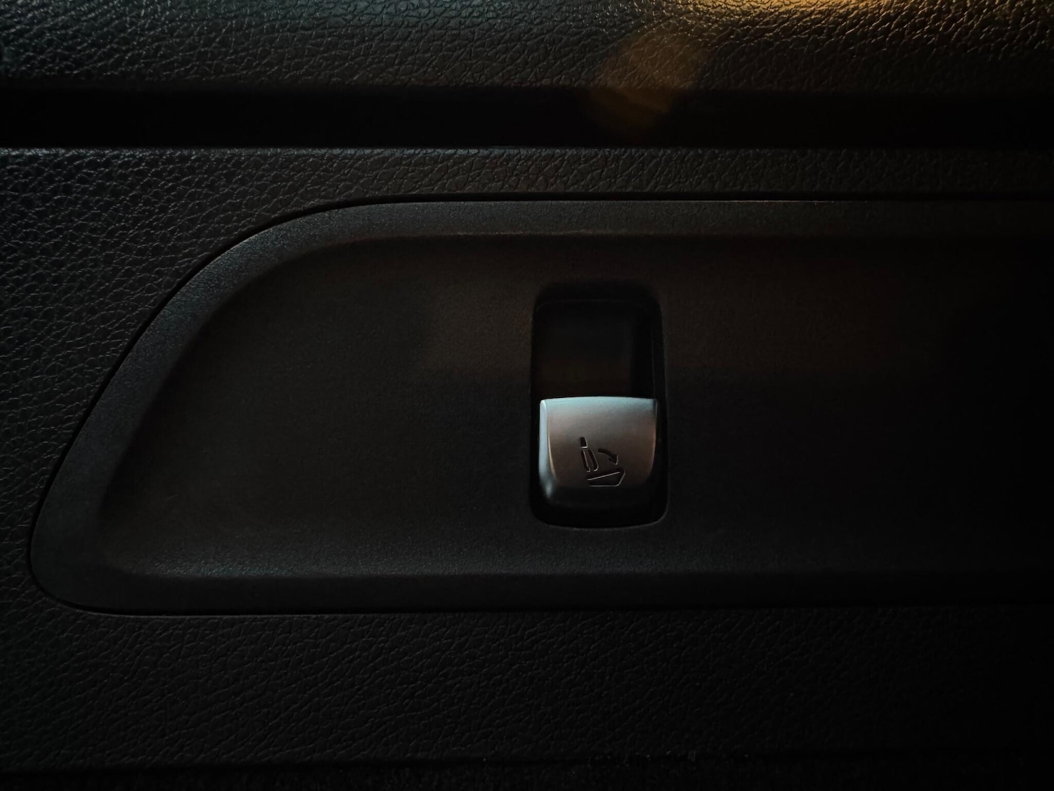 Used Mercedes-Benz GLC 2018 for sale - 76432981: Photo 28