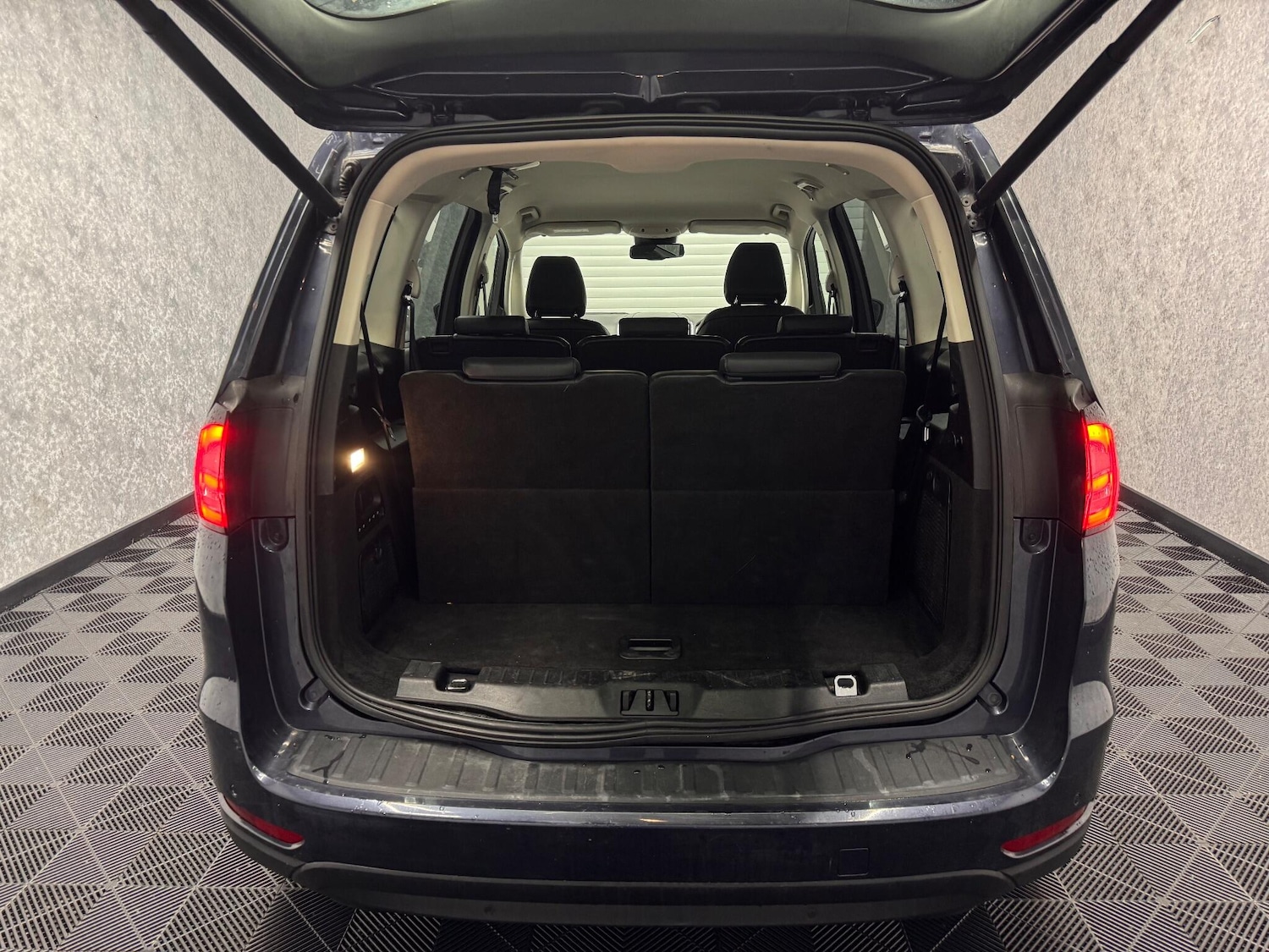 Used Ford Galaxy for sale - 76727803: Photo 27