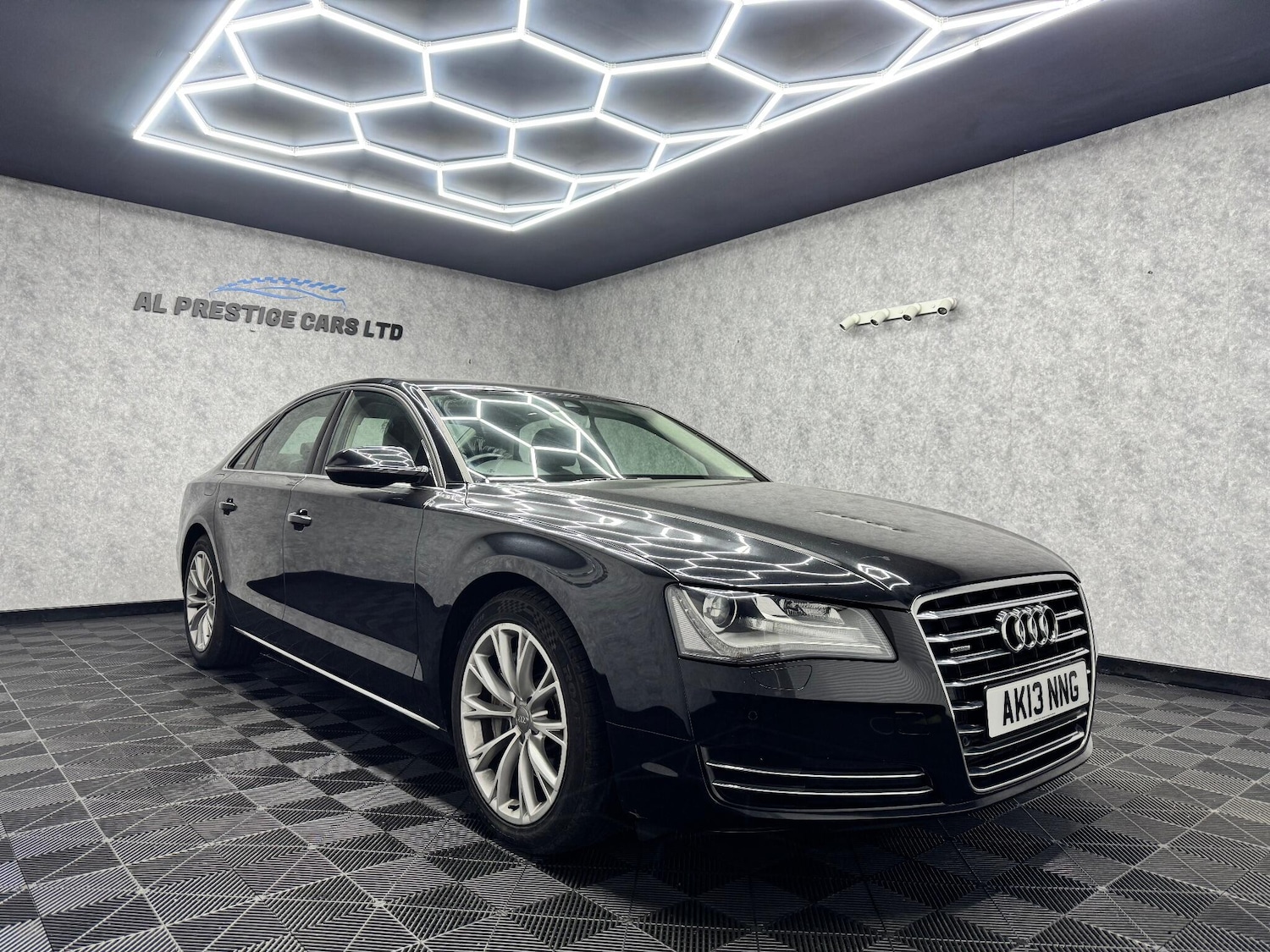 Used Audi A8 2013 for sale - 76942337: Photo 28