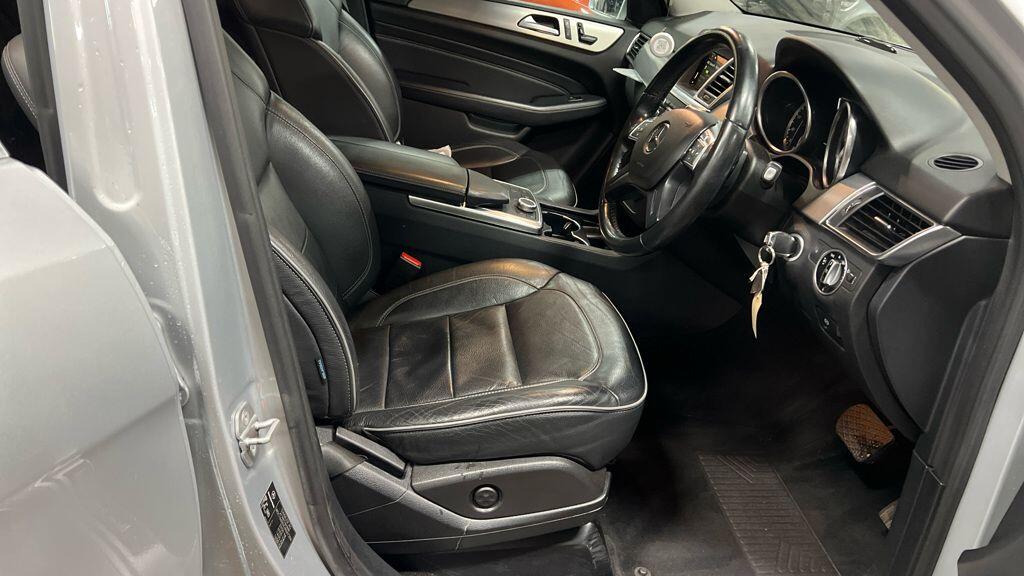 Used Mercedes-Benz M Class 2012 for sale - 77386236: Photo 2