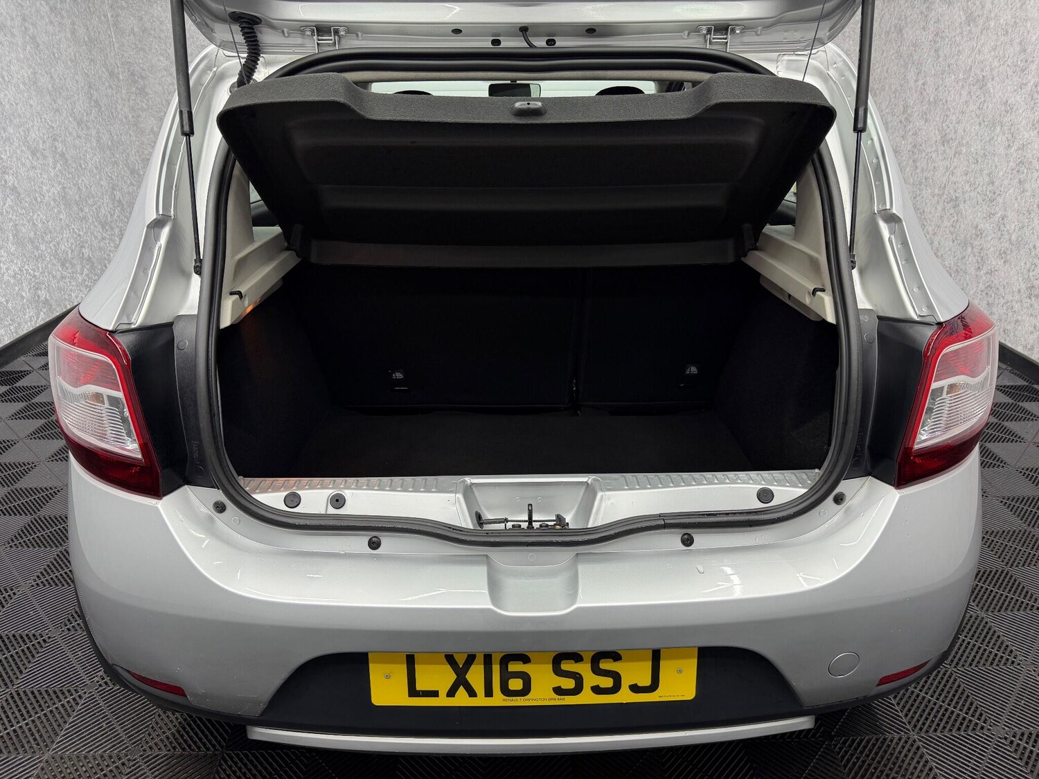 Used Dacia Sandero Stepway 2016 for sale - 77050255: Photo 26