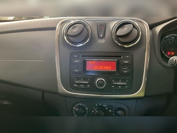 Used Dacia Sandero Stepway 2016 for sale - 77050255: Photo