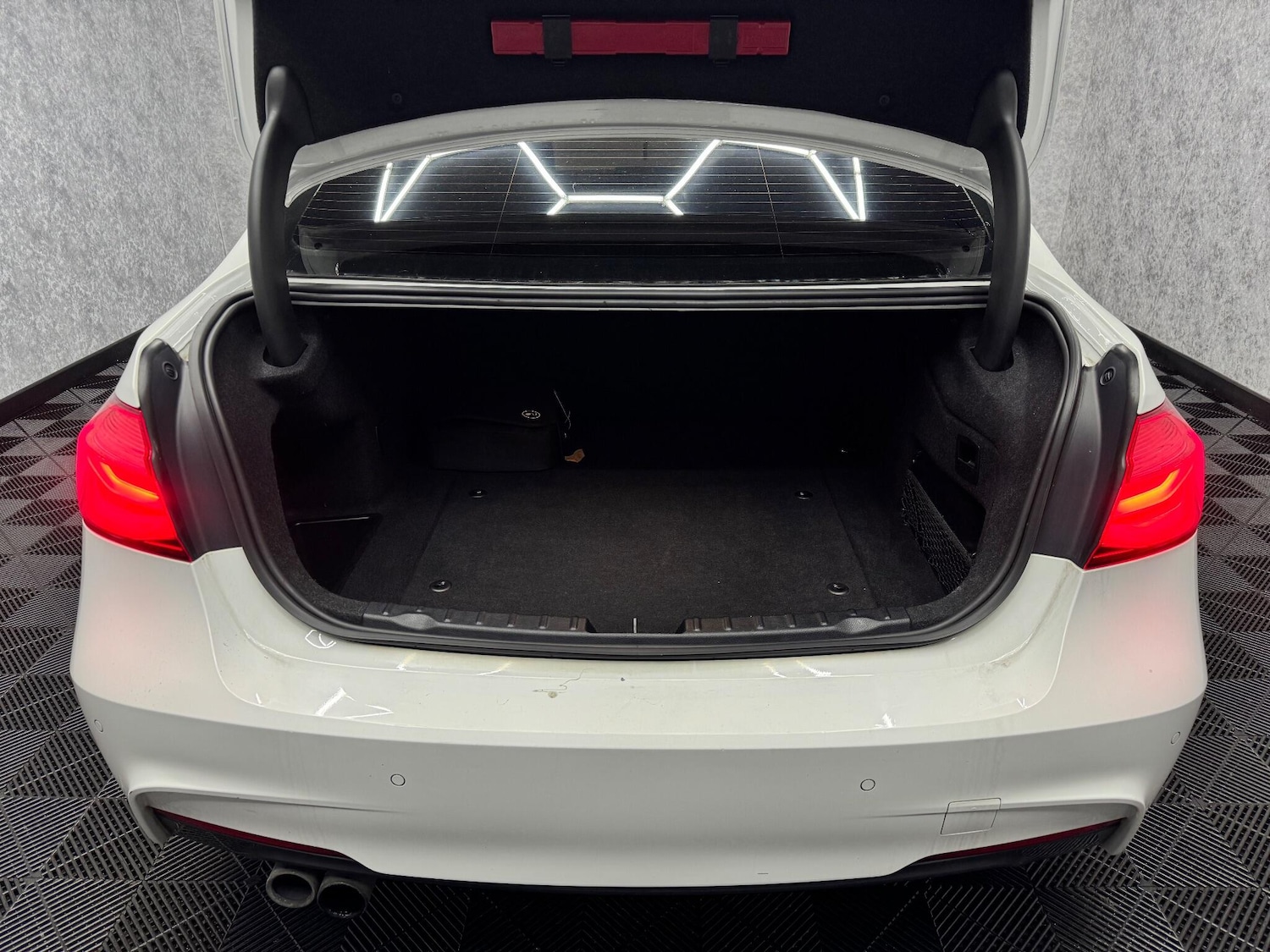 Used BMW 3 Series 2016 for sale - 76667056: Photo 27