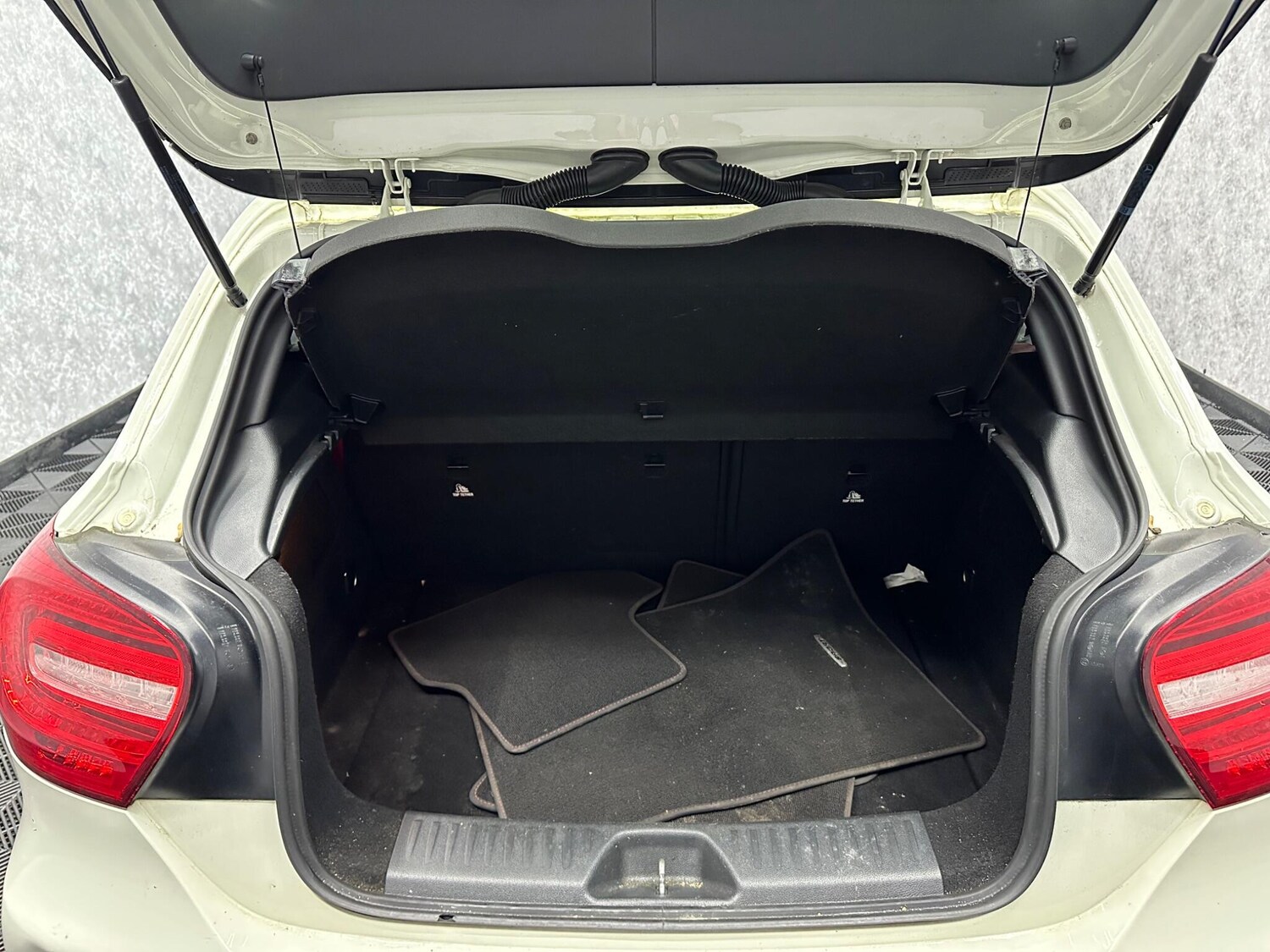 Used Mercedes-Benz A-Class 2013 for sale - 77723224: Photo 7