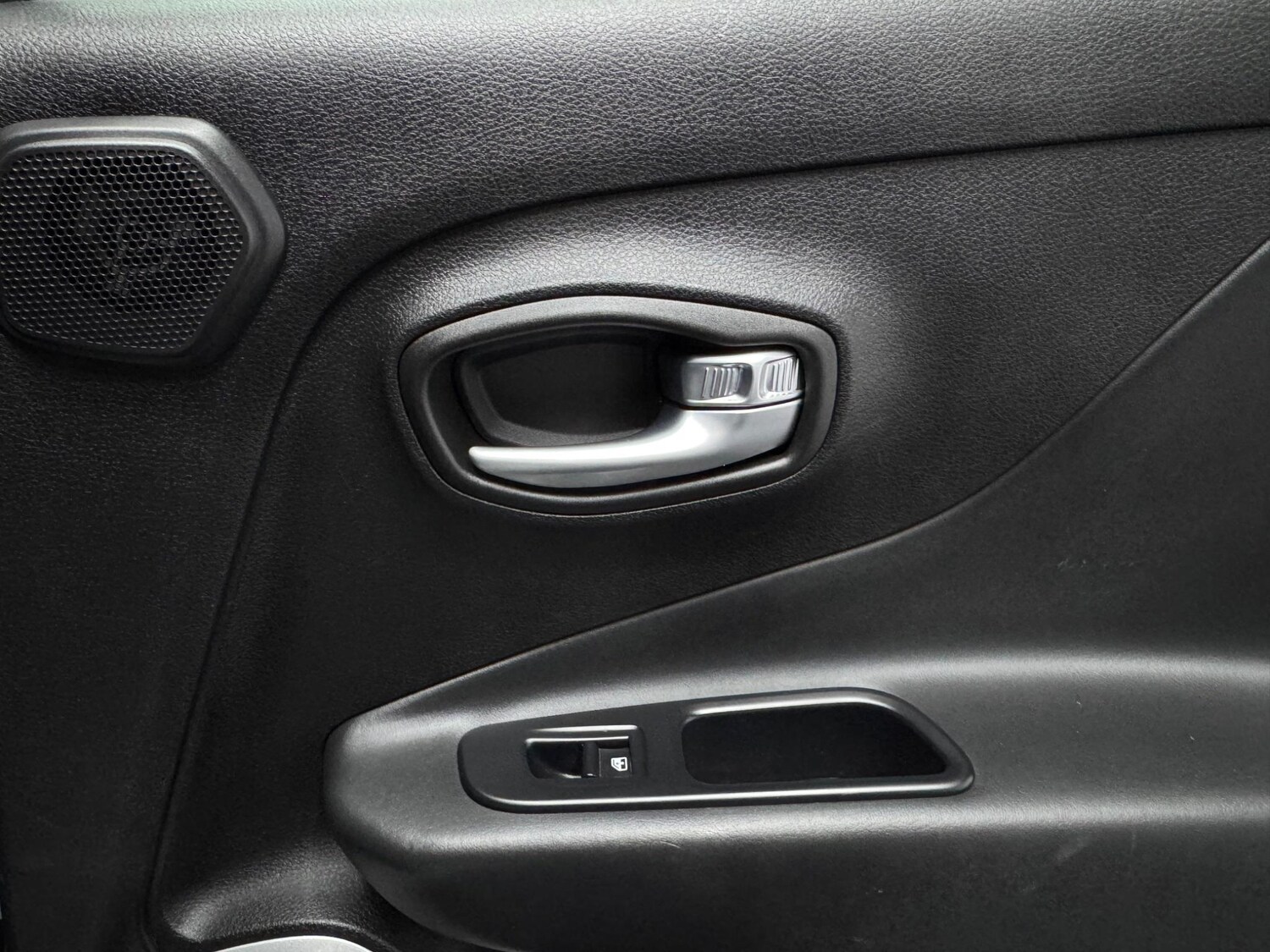 Used Jeep Renegade 2016 for sale - 78058465: Photo 19