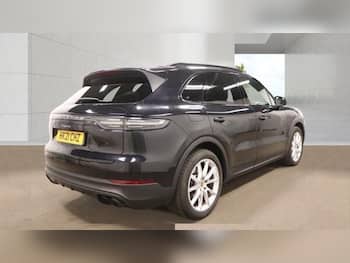 Used Porsche Cayenne 2021 for sale - 79688311: Photo