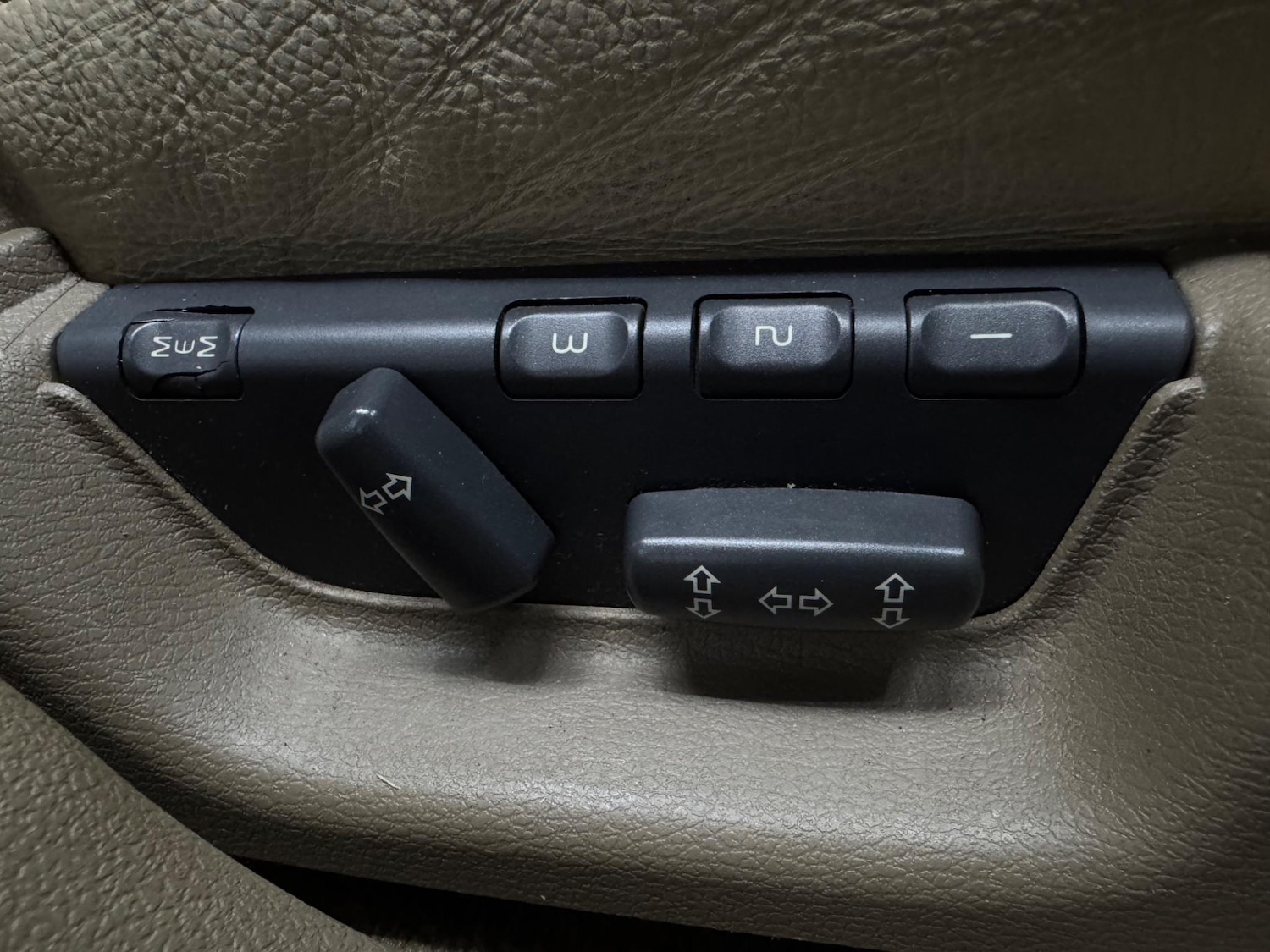 Used Volvo S60 2002 for sale - 77315344: Photo 19