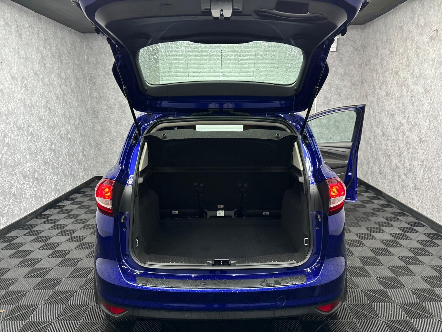 Used Ford C-Max 2017 for sale - 78058458: Photo 21