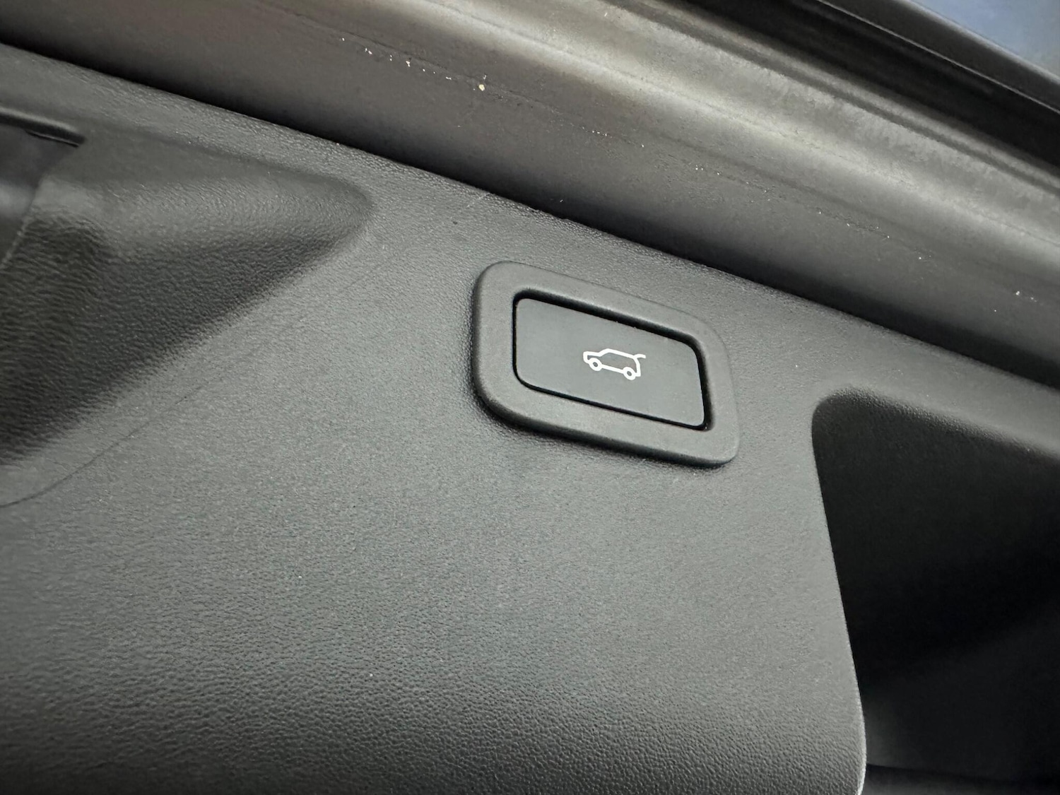 Used Land Rover Discovery Sport 2017 for sale - 77386907: Photo 32