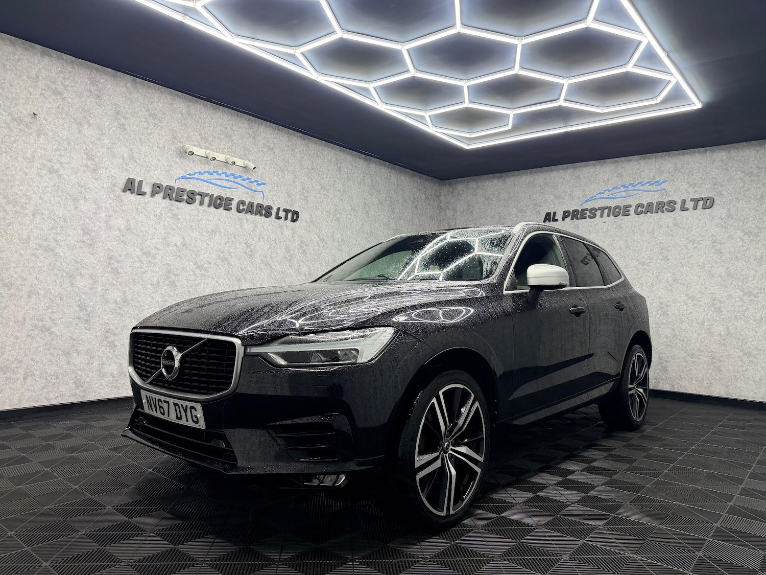 Used Volvo XC60 2018 for sale - 78058968: Photo 1