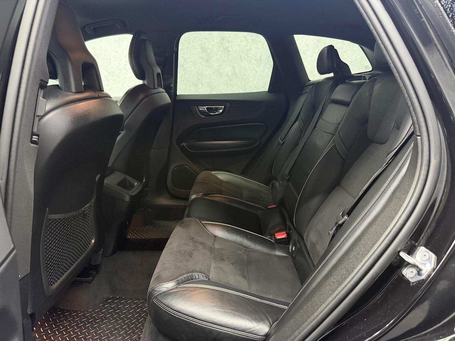 Used Volvo XC60 2018 for sale - 78058968: Photo 11