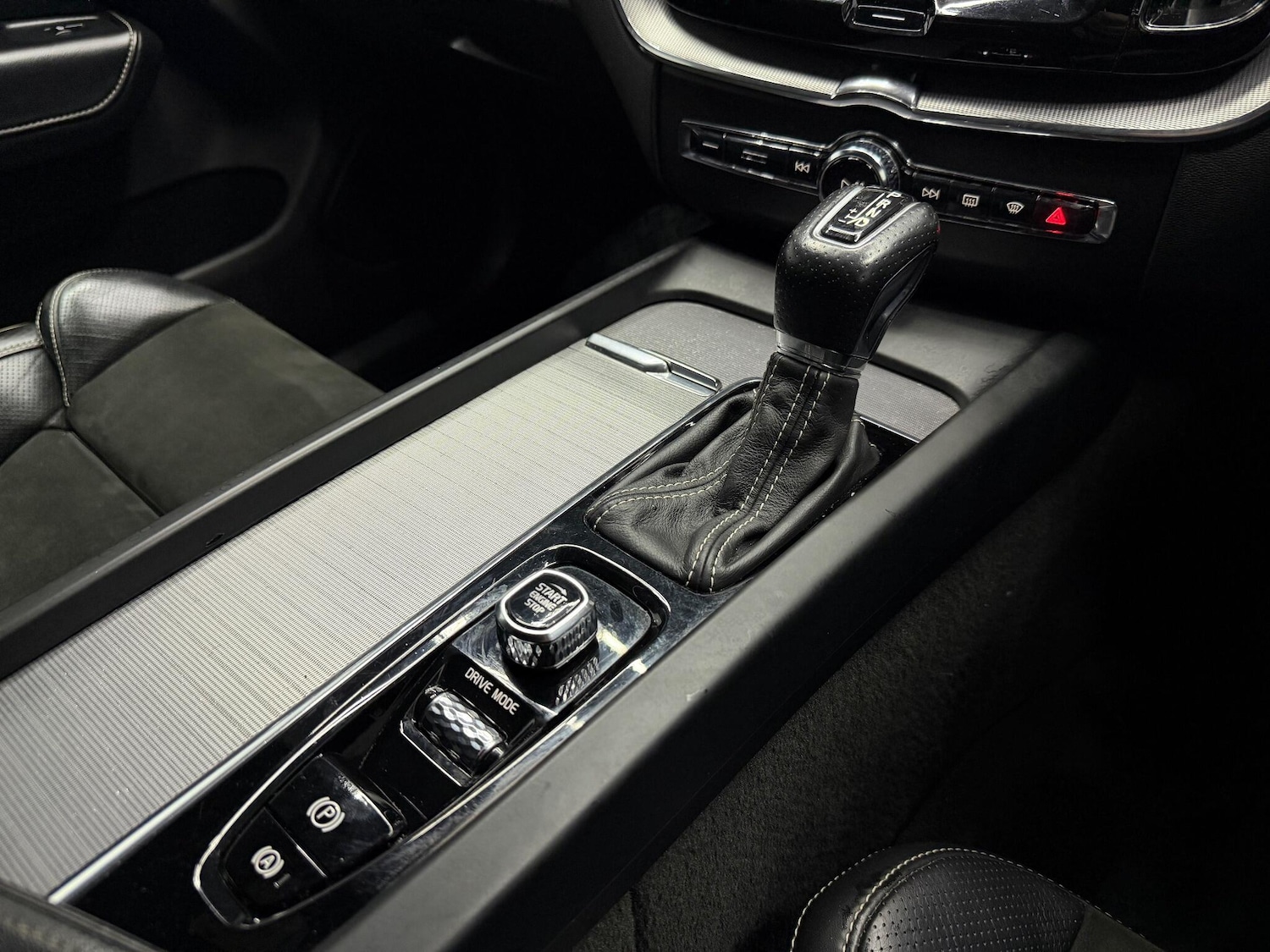 Used Volvo XC60 2018 for sale - 78058968: Photo 12