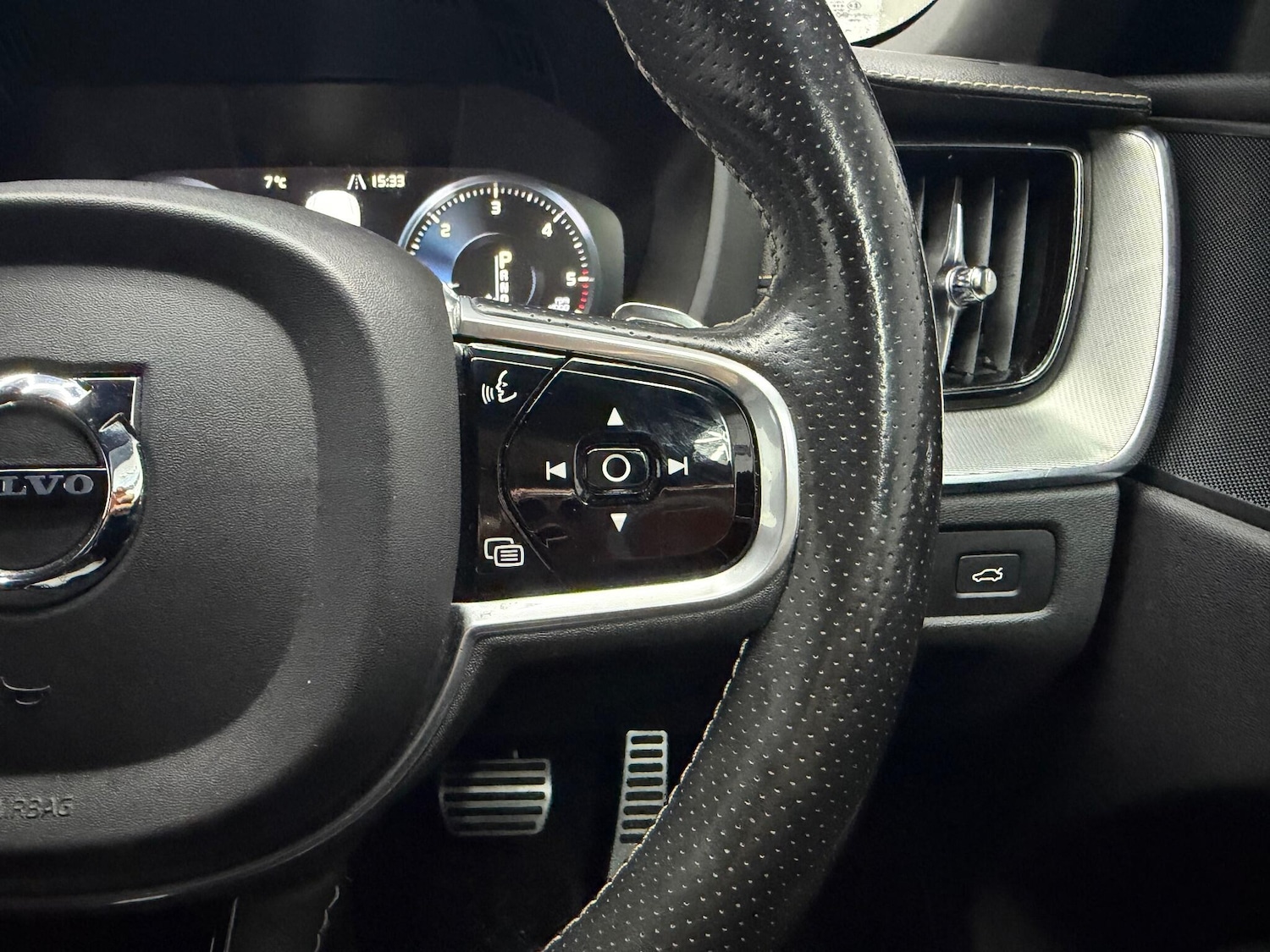 Used Volvo XC60 2018 for sale - 78058968: Photo 15