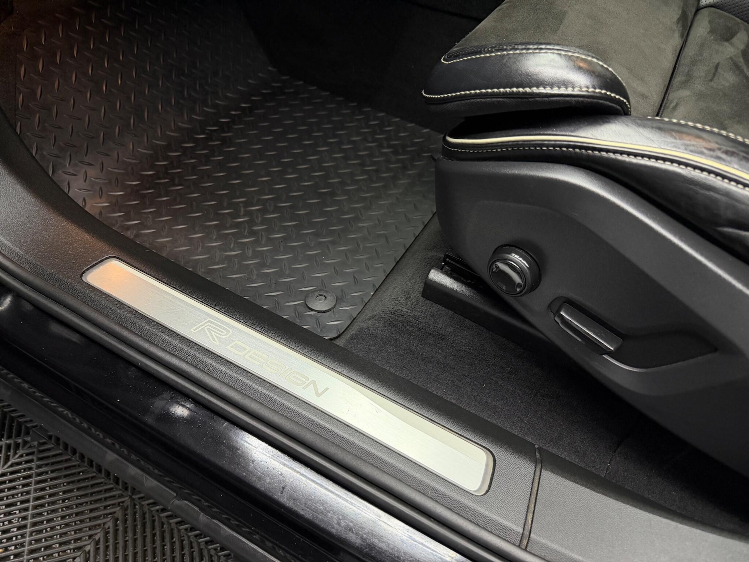 Used Volvo XC60 2018 for sale - 78058968: Photo 29