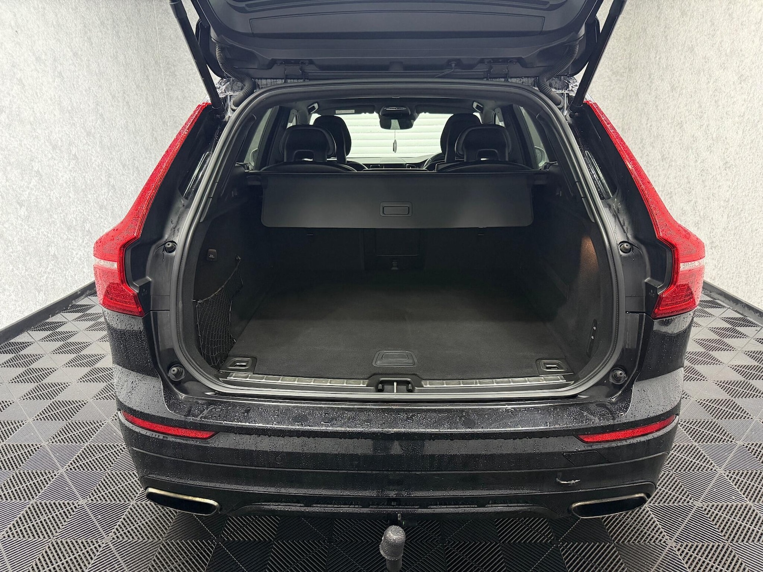 Used Volvo XC60 2018 for sale - 78058968: Photo 31