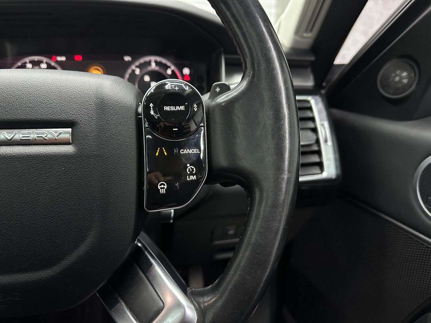 Used Land Rover Discovery 2019 for sale - 78058859: Photo 14