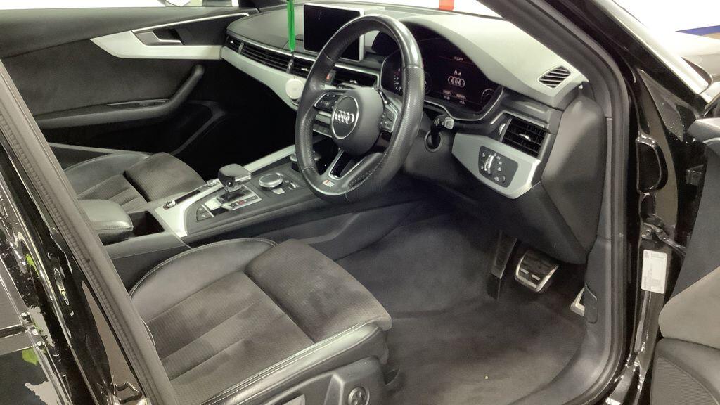 Used Audi A4 2018 for sale - 77611977: Photo 2