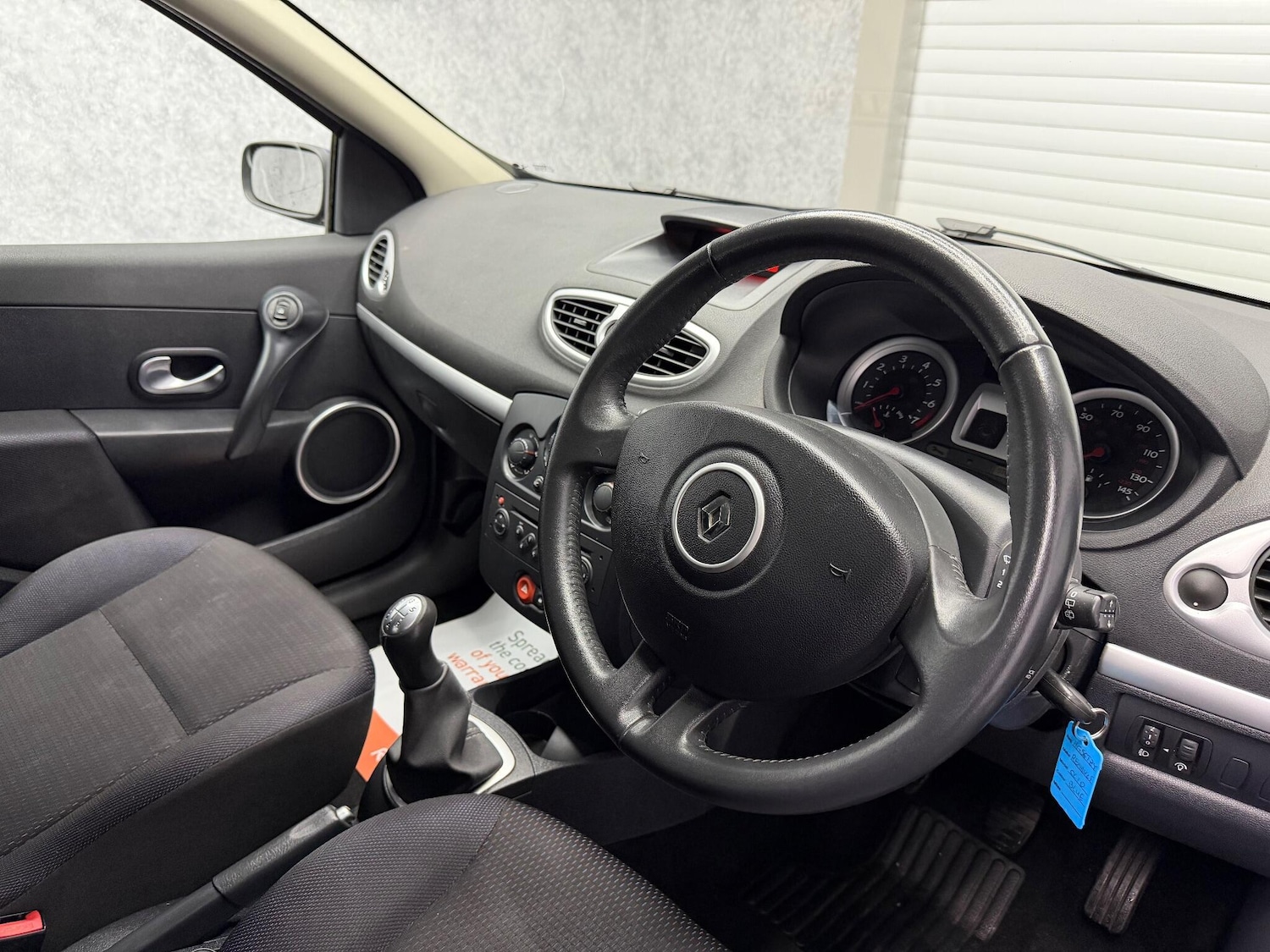 Used Renault Clio 2006 for sale - 78058057: Photo 2