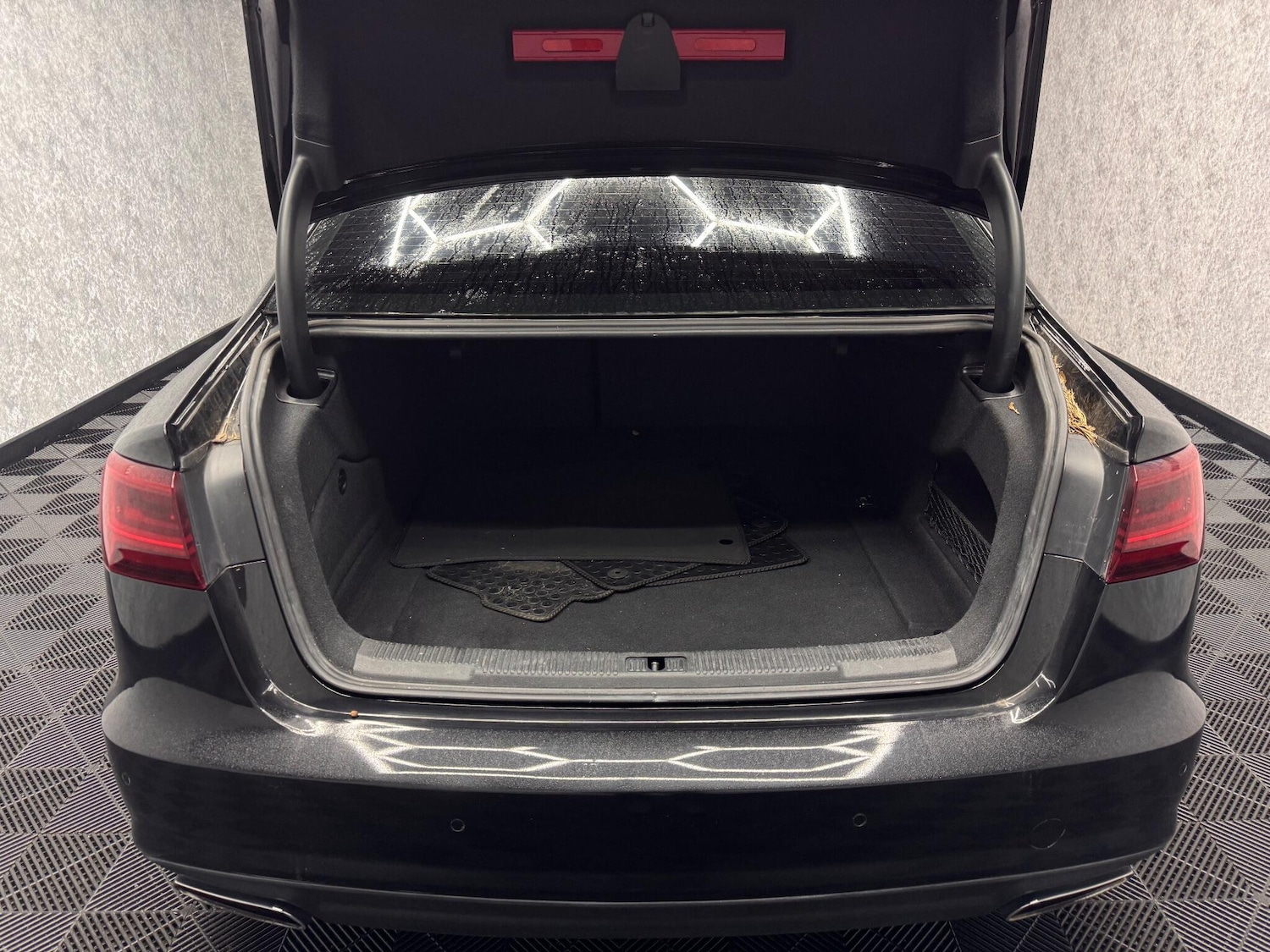 Used Audi A6 Saloon 2016 for sale - 76607168: Photo 29