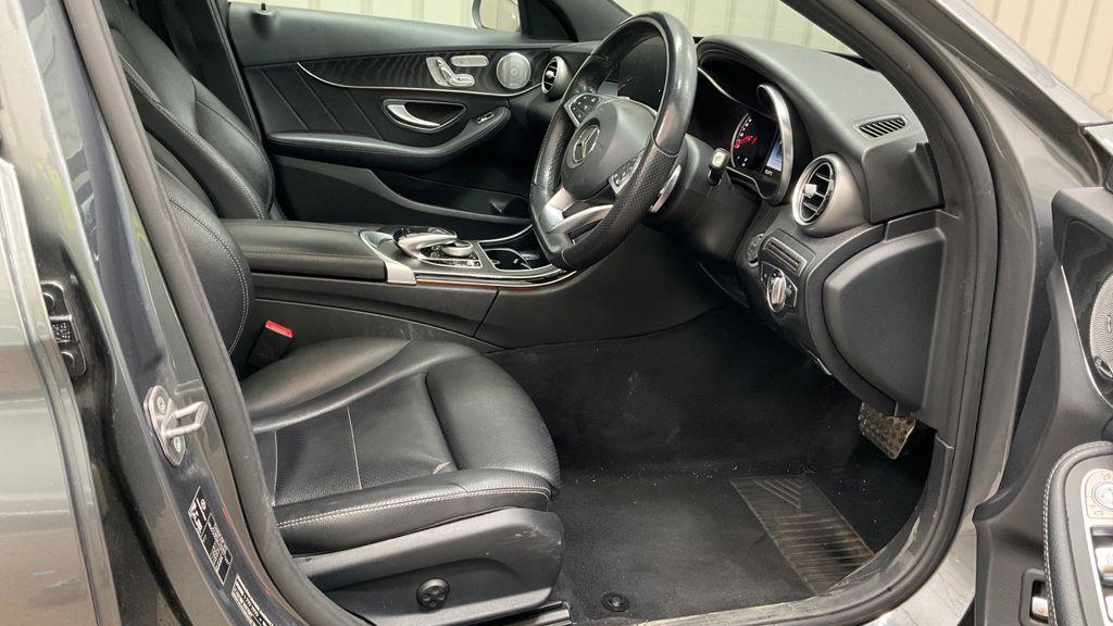 Used Mercedes-Benz C Class 2017 for sale - 74324051: Photo 2