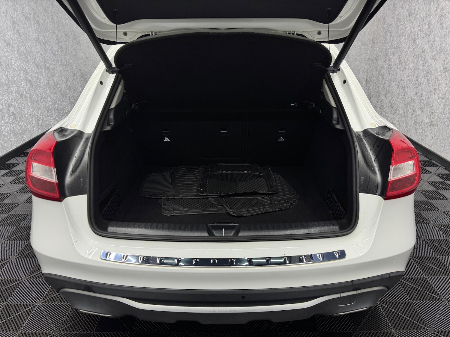 Used Mercedes-Benz GLA 2018 for sale - 76866124: Photo 28