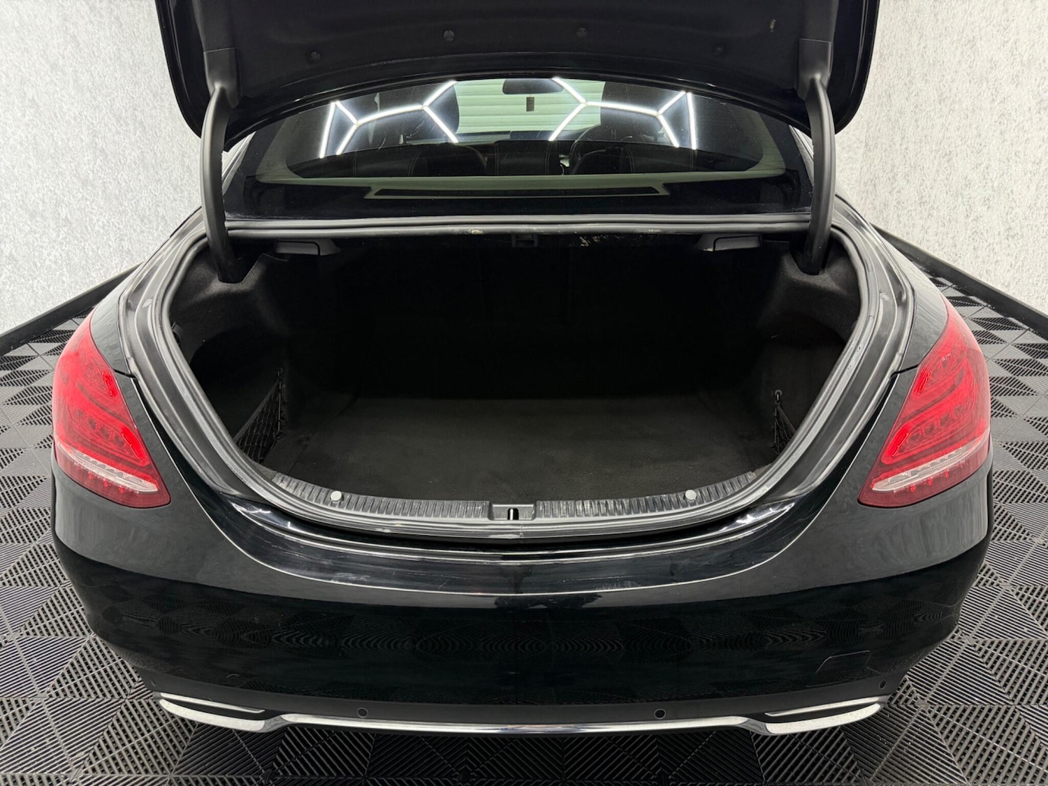 Used Mercedes-Benz C Class 2017 for sale - 77982473: Photo 23