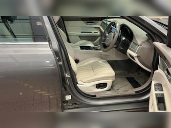 Used Jaguar XF 2018 for sale - 77784722: Photo