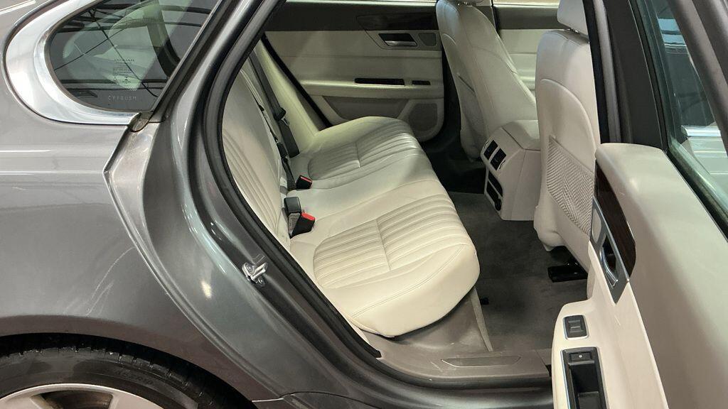 Used Jaguar XF 2018 for sale - 77784722: Photo 3