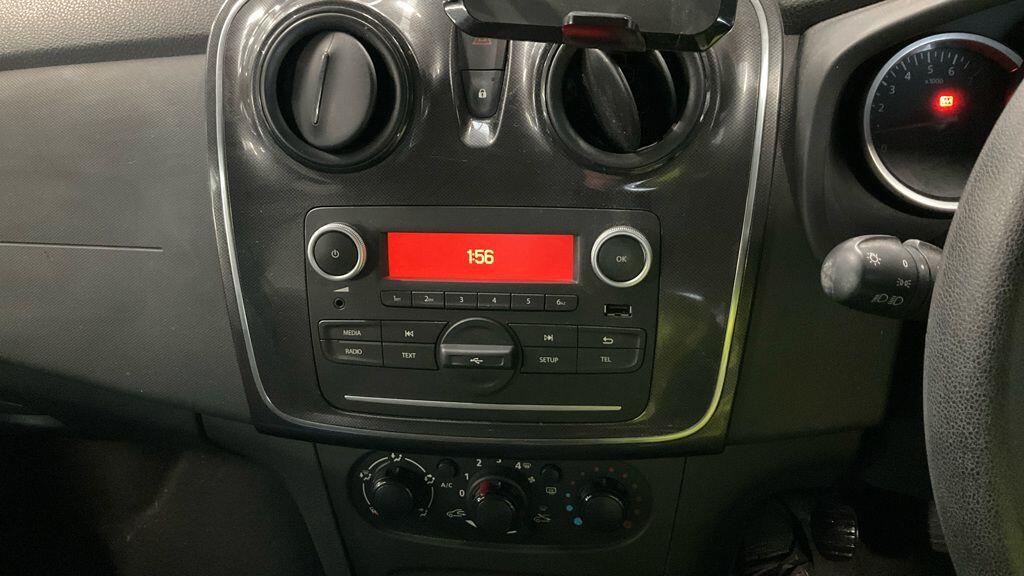 Used Dacia Sandero 2018 for sale - 77645752: Photo 11