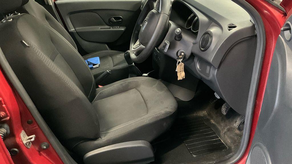 Used Dacia Sandero 2018 for sale - 77645752: Photo 2