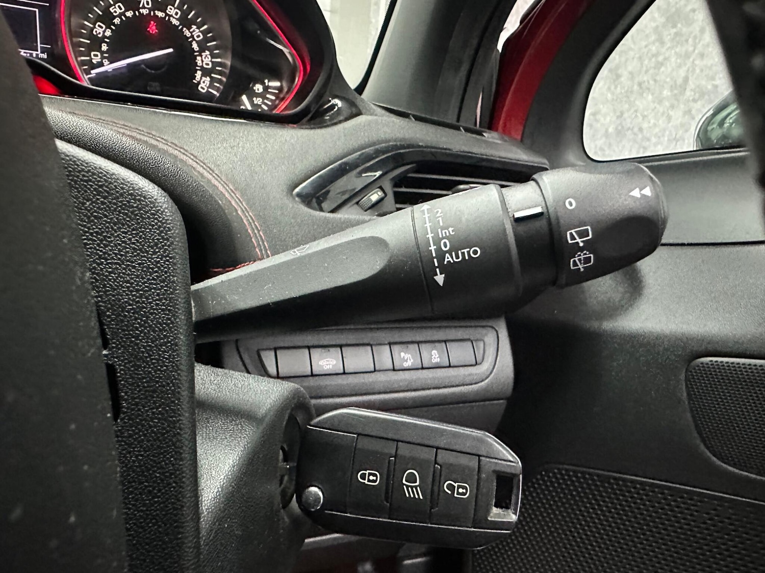 Used Peugeot 208 2013 for sale - 77977697: Photo 14