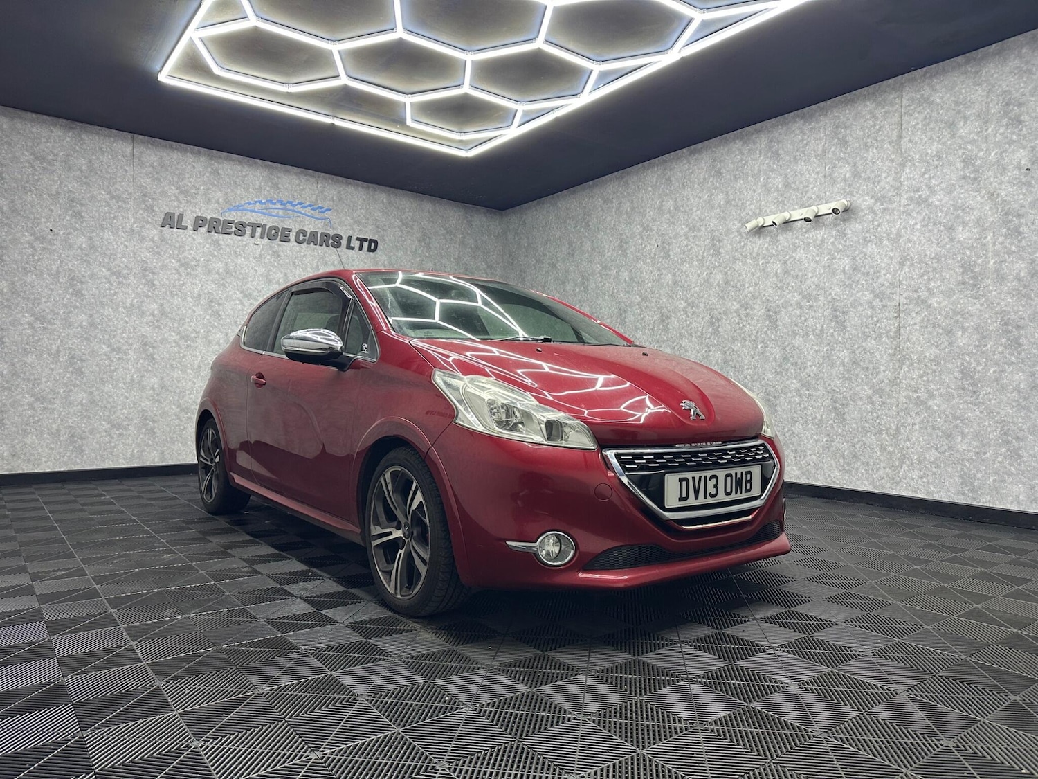 Used Peugeot 208 2013 for sale - 77977697: Photo 5