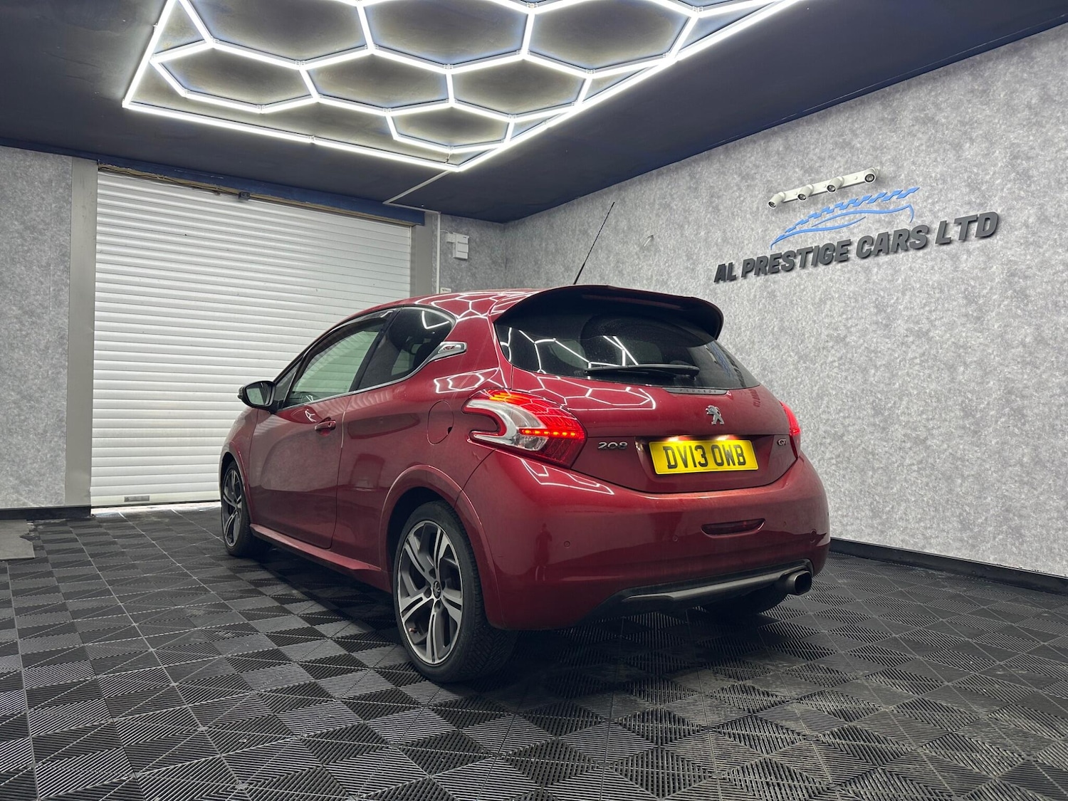 Used Peugeot 208 2013 for sale - 77977697: Photo 6