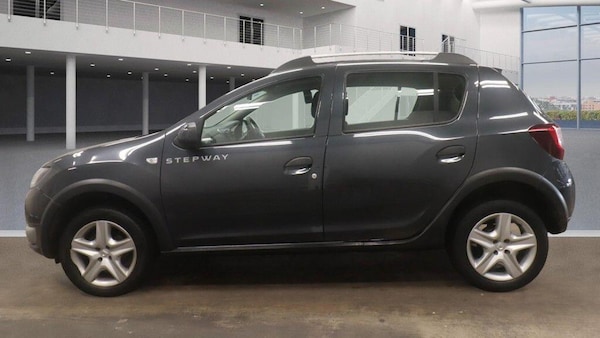 Used Dacia Sandero Stepway 2016 for sale - 76200780: Photo 9
