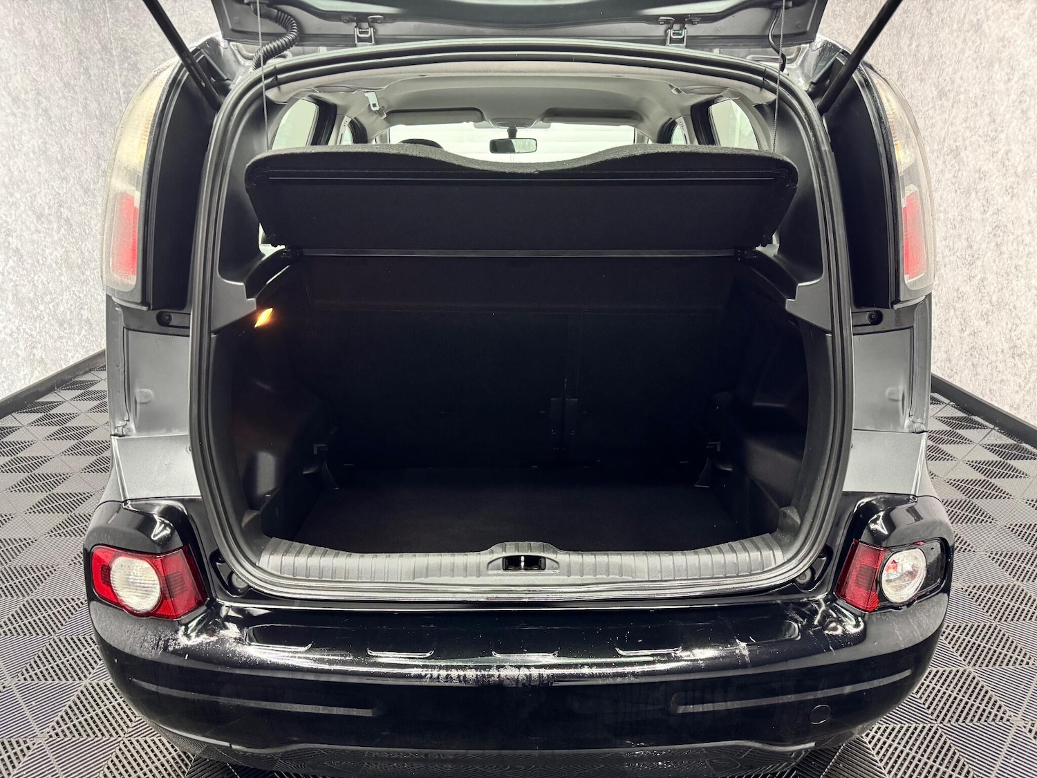 Used Citroen C3 Picasso 2012 for sale - 76772119: Photo 17