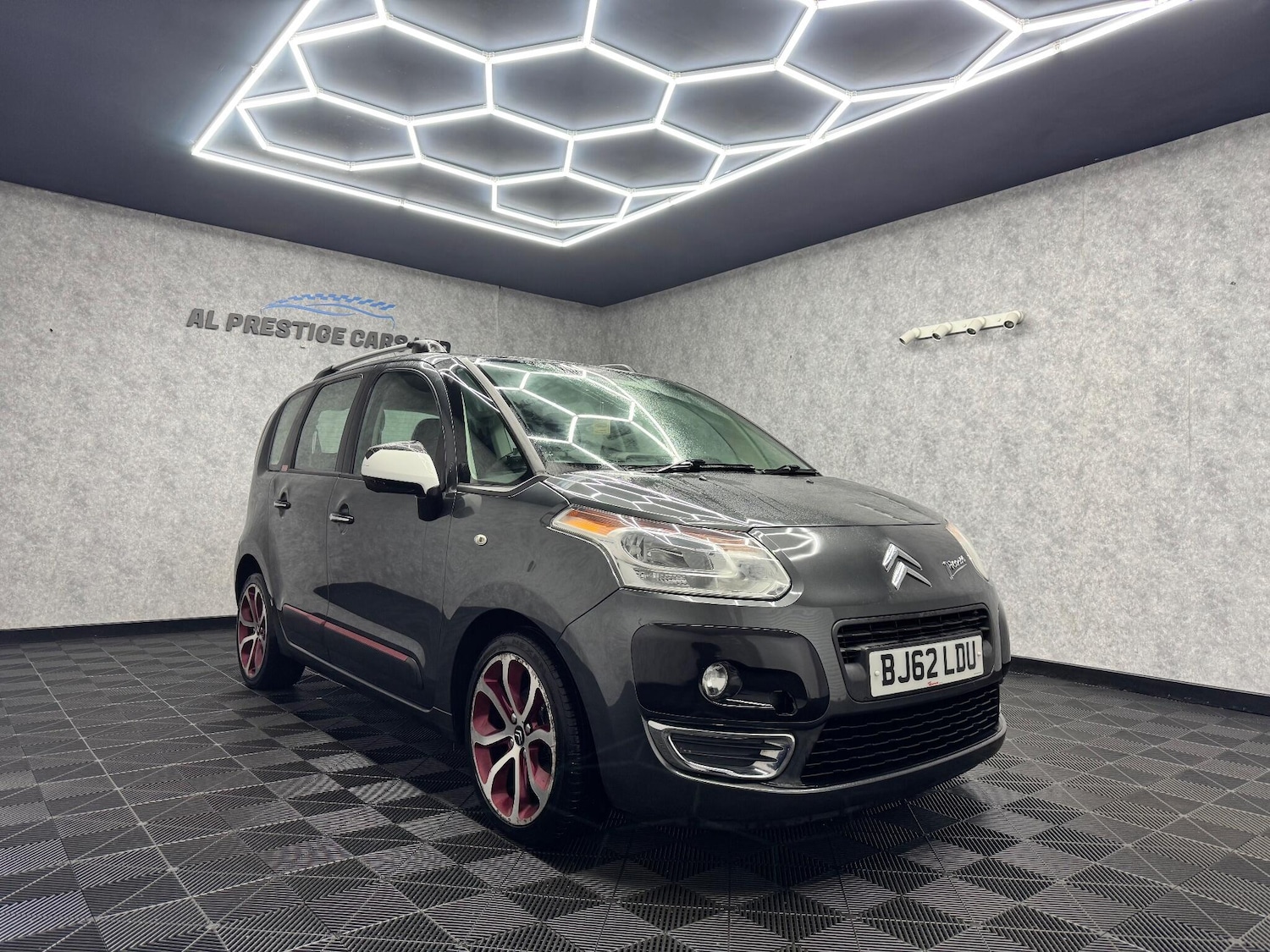 Used Citroen C3 Picasso 2012 for sale - 76772119: Photo 4