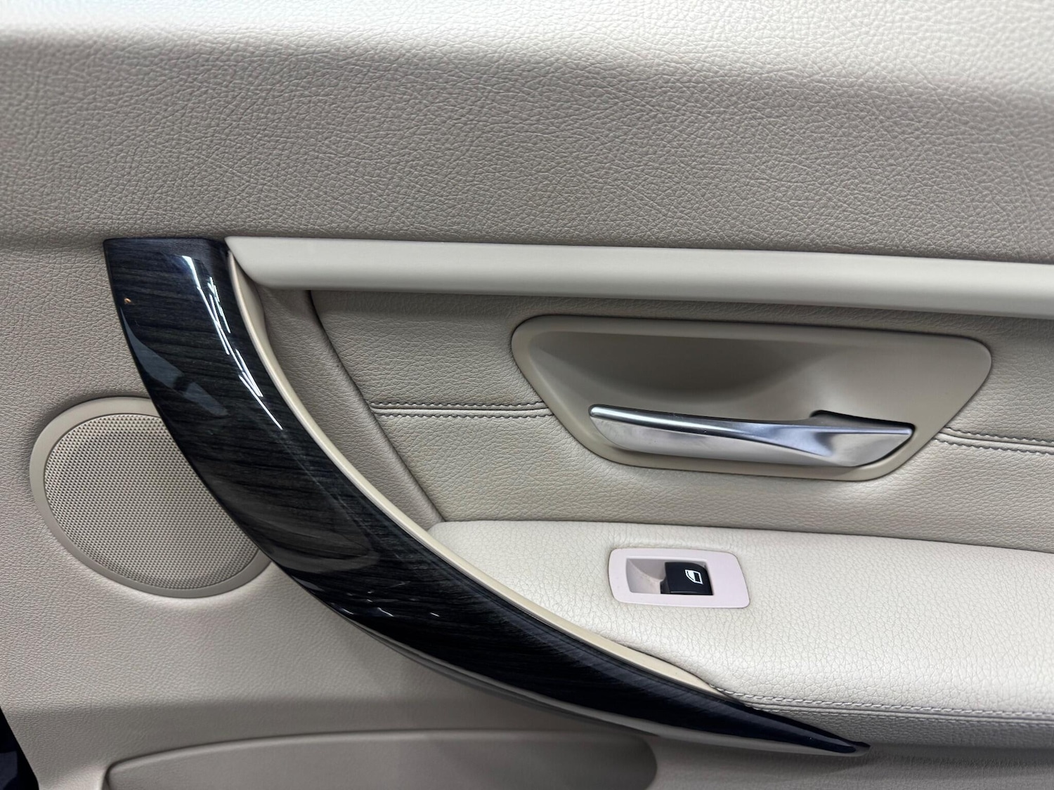 Used BMW 3 Series 2012 for sale - 76381070: Photo 26